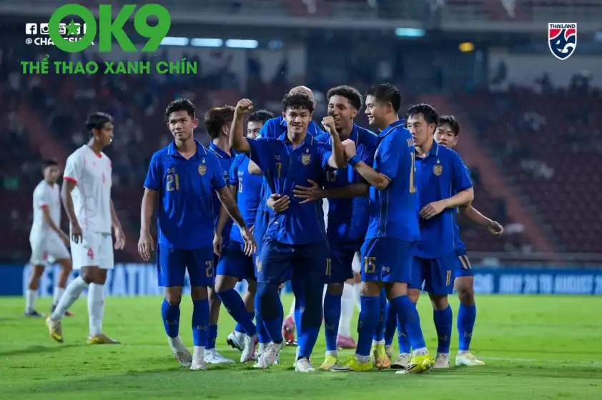 Thái Lan thẳng tiến bán kết AFF Cup 2026 với ngôi đầu bảng A và đối thủ của Voi chiến sẽ là Singapore.